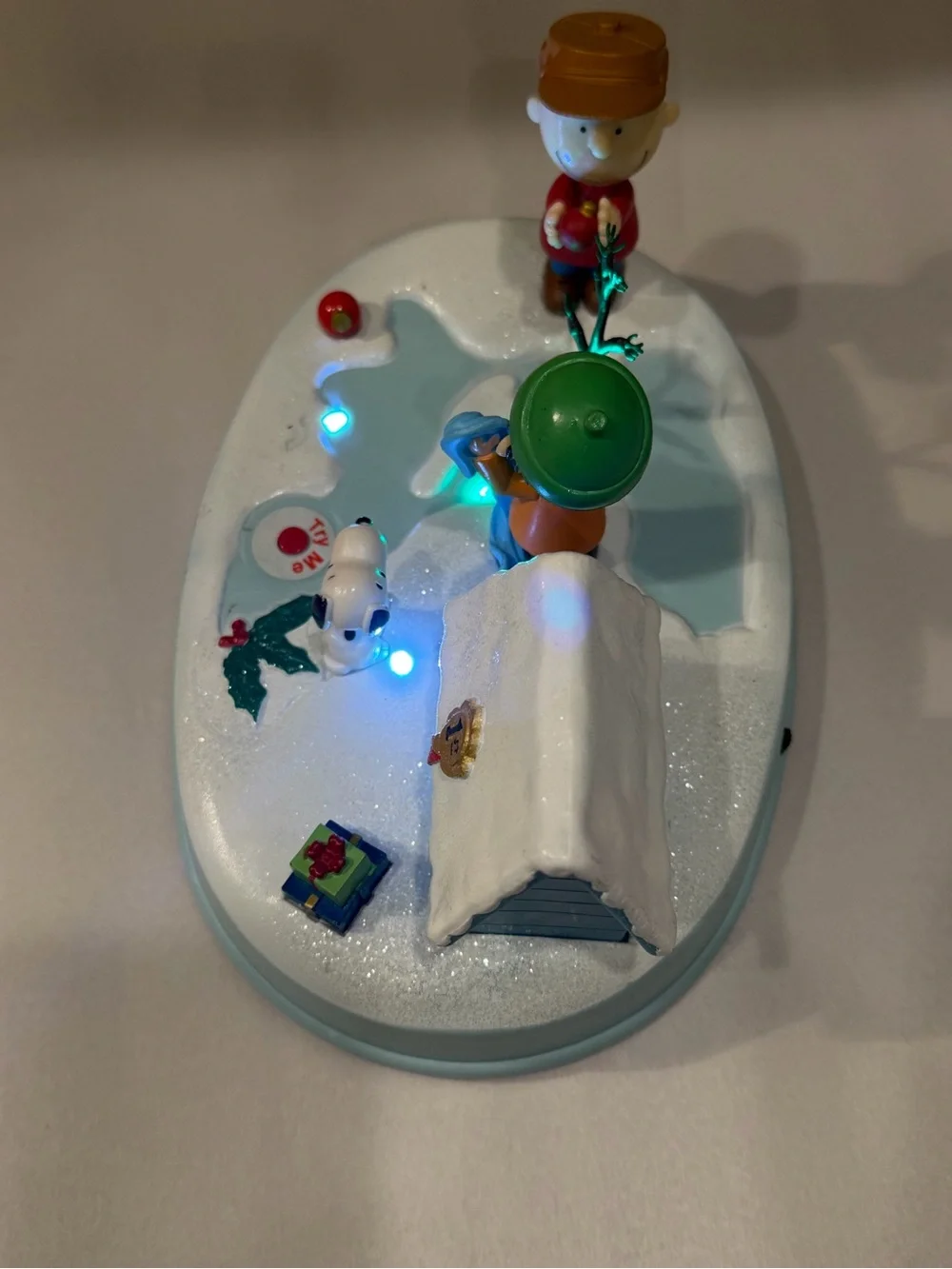 2015 Kurt Adler Peanuts Christmas Animated Table Piece, Snoopy, Charlie & Linu